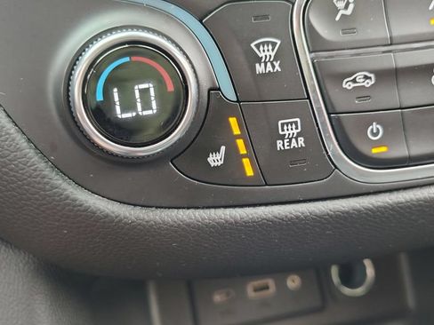 Used 2024 Chevrolet Equinox LT AWD/4WD image 33