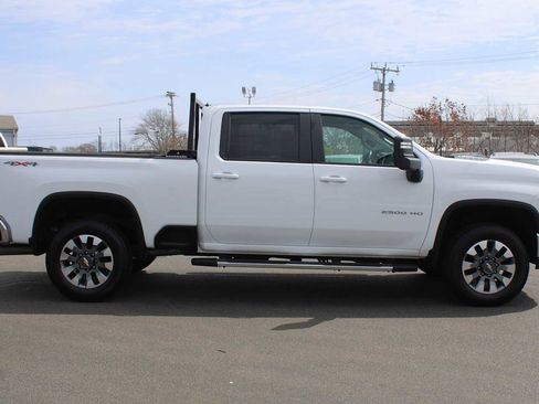Used 2022 Chevrolet Silverado 2500 LT w/ All Star Edition image 8