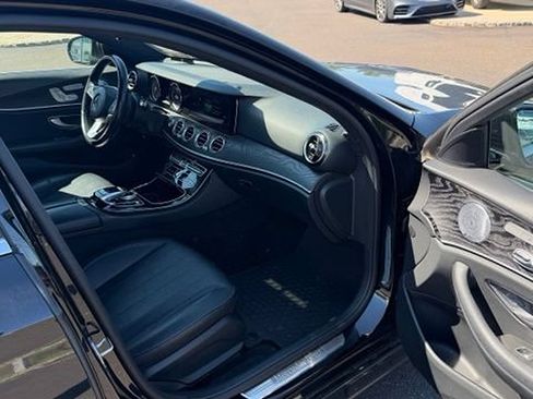 Certified 2017 Mercedes-Benz E 300 4MATIC image 10