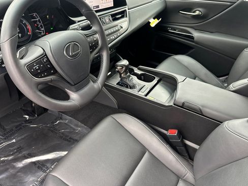 Certified 2024 Lexus ES 350 w/ Premium Package image 11