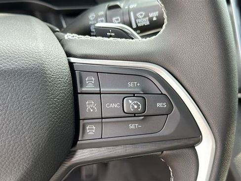 New 2025 Jeep Grand Cherokee L Laredo AWD/4WD image 15