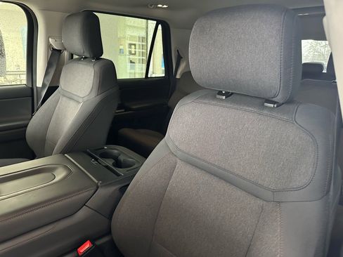 Certified 2025 Ford Expedition Active image 21