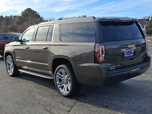 Used 2019 GMC Yukon XL SLT w/ Premium Edition image 4