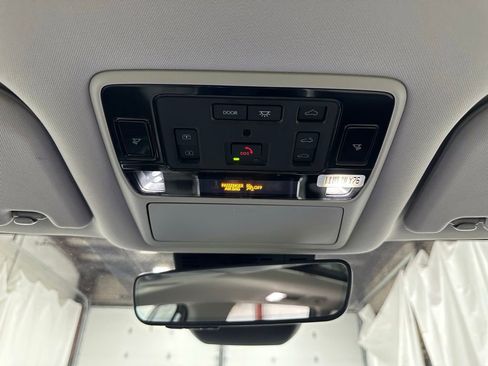 Used 2025 Toyota Grand Highlander AWD image 40