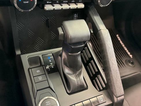 Used 2024 Toyota Tacoma SR5 RWD image 17