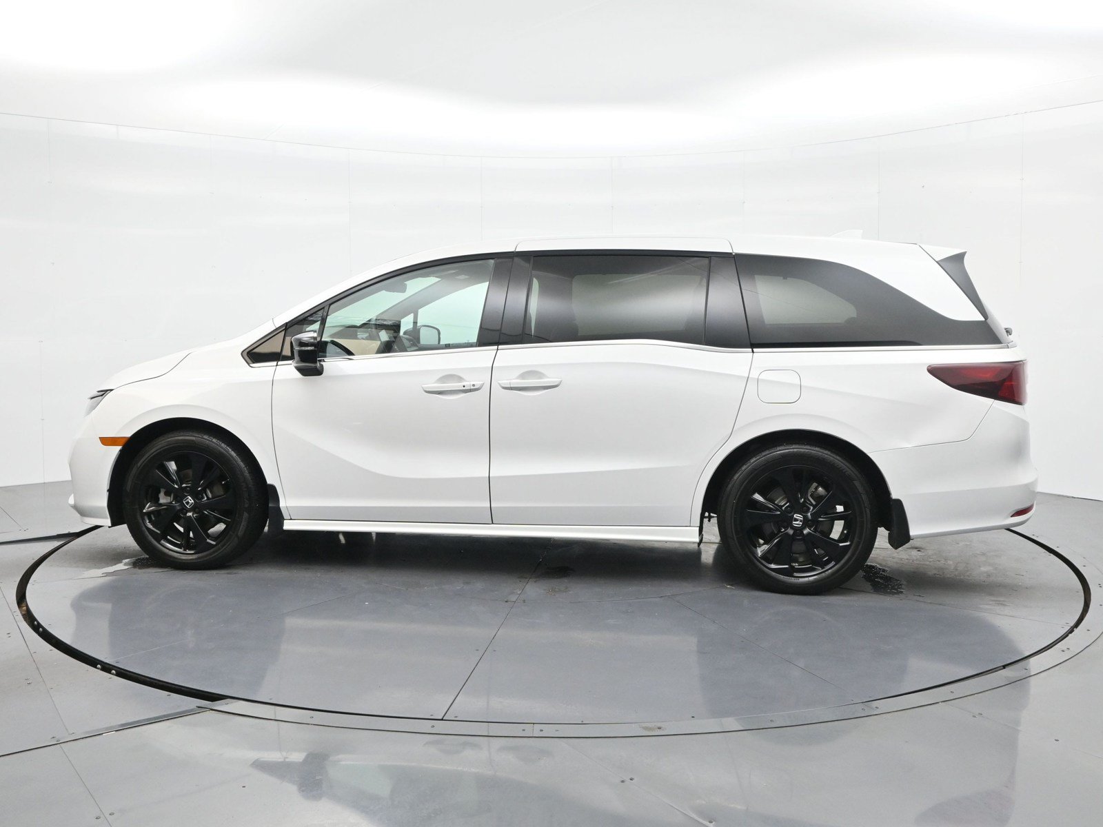 Used 2024 Honda Odyssey Sport image 8