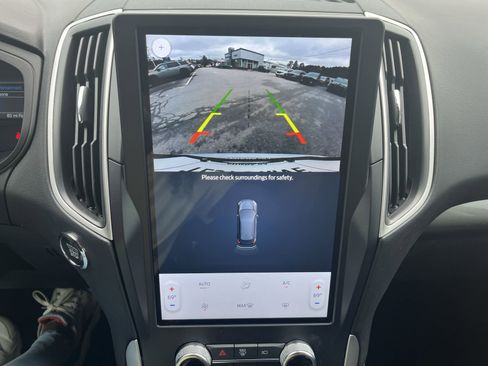 Used 2024 Ford Edge SE w/ Black Appearance Package image 21