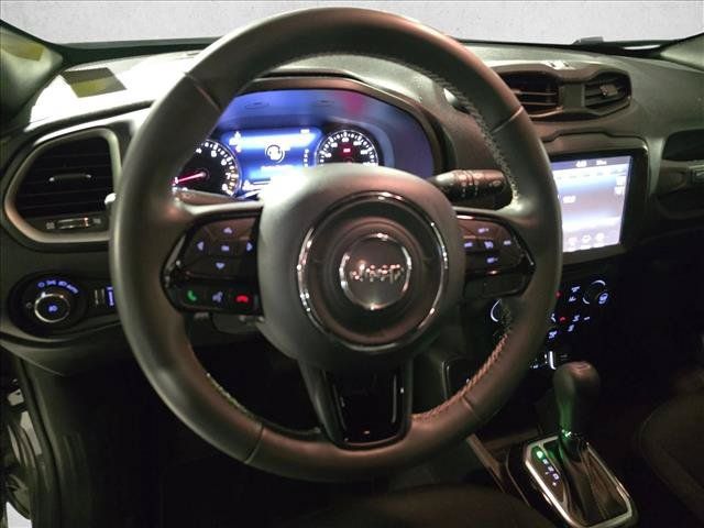 Used 2021 Jeep Renegade Latitude AWD/4WD image 18