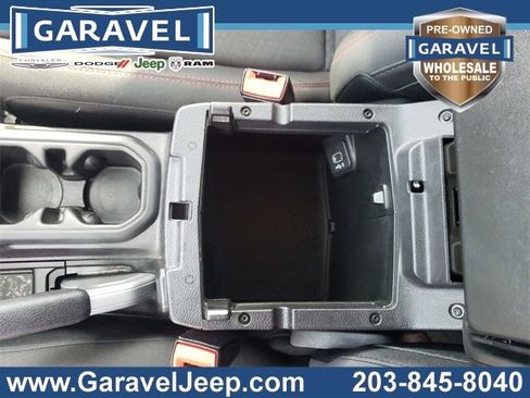 Used 2018 Jeep Wrangler Unlimited Rubicon w/ Cold Weather Group image 34