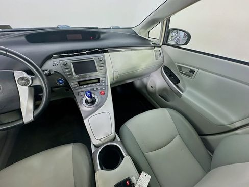 Used 2014 Toyota Prius Four image 11