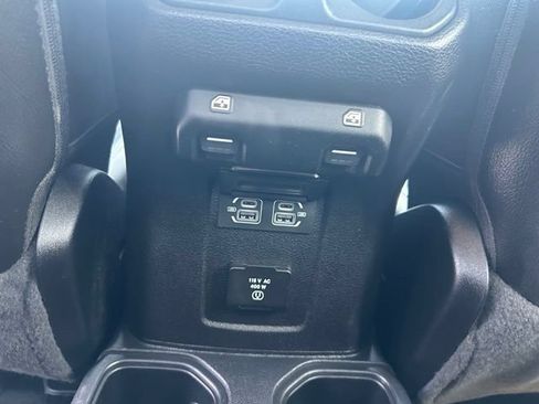 Used 2021 Jeep Gladiator Overland w/ Popular Equipment Package AWD/4WD image 17