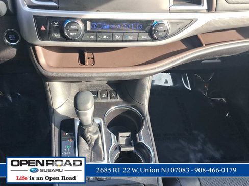 Used 2019 Toyota Highlander Limited AWD/4WD image 21