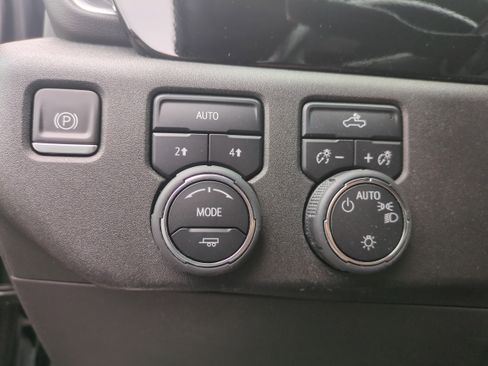 Used 2022 Chevrolet Silverado 1500 LT image 10