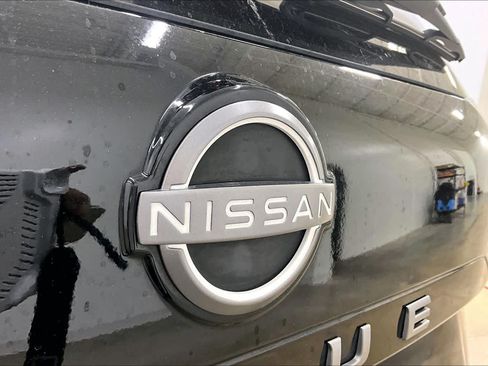 Used 2024 Nissan Rogue S FWD image 30