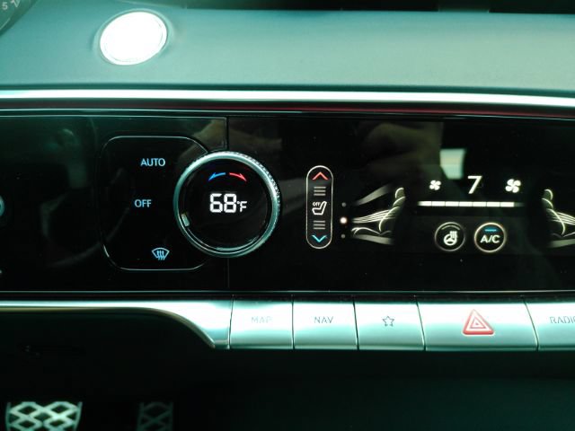 Used 2024 Genesis GV70 3.5T Sport AWD/4WD image 49