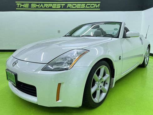 Used 2005 Nissan 350Z Touring RWD image 5