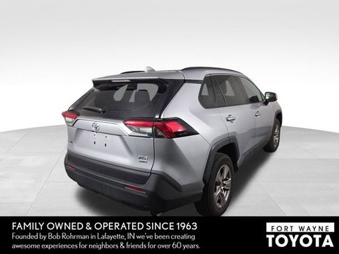 Used 2025 Toyota RAV4 XLE AWD/4WD image 7