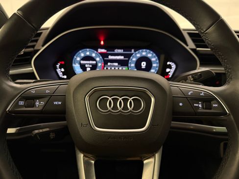 Used 2023 Audi Q3 2.0T Premium w/ Black Optic Sport Package AWD/4WD image 11