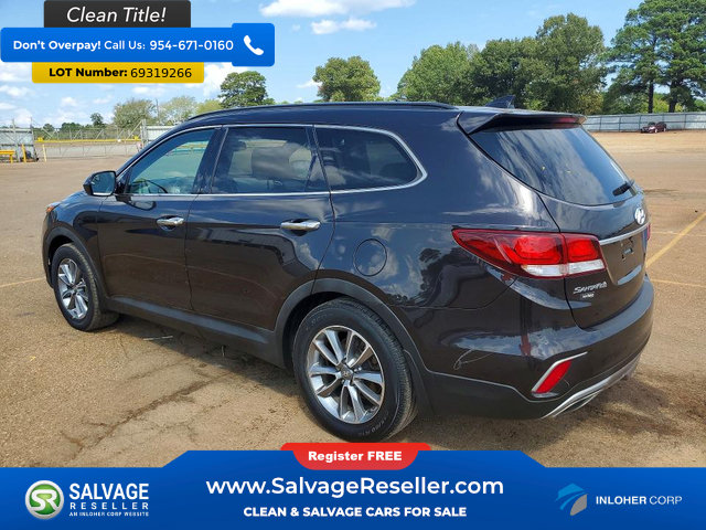 Used 2017 Hyundai Santa Fe SE FWD image 3