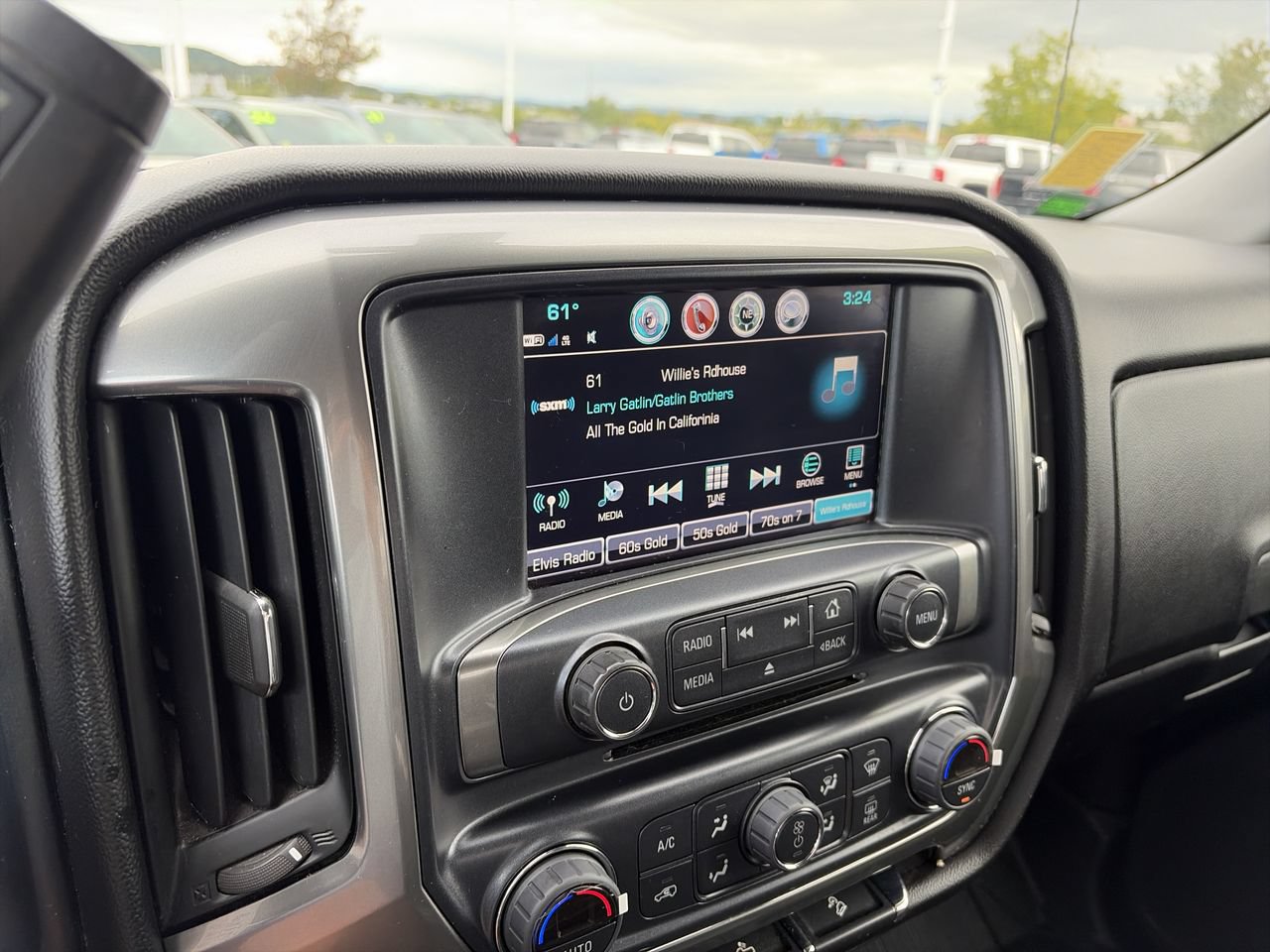 Used 2018 Chevrolet Silverado 1500 LT w/ All Star Edition AWD/4WD image 28