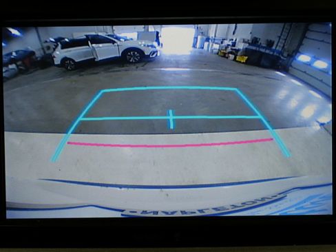 Used 2015 Toyota Highlander XLE image 19