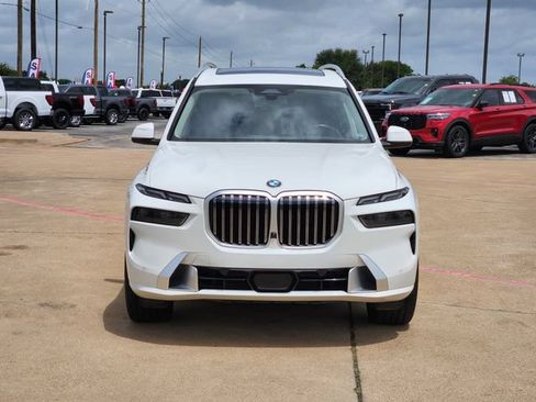 Used 2025 BMW X7 xDrive40i AWD/4WD image 2