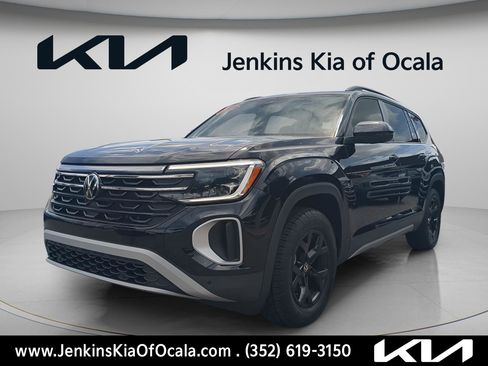 Used 2024 Volkswagen Atlas Peak Edition SEL AWD/4WD image 7
