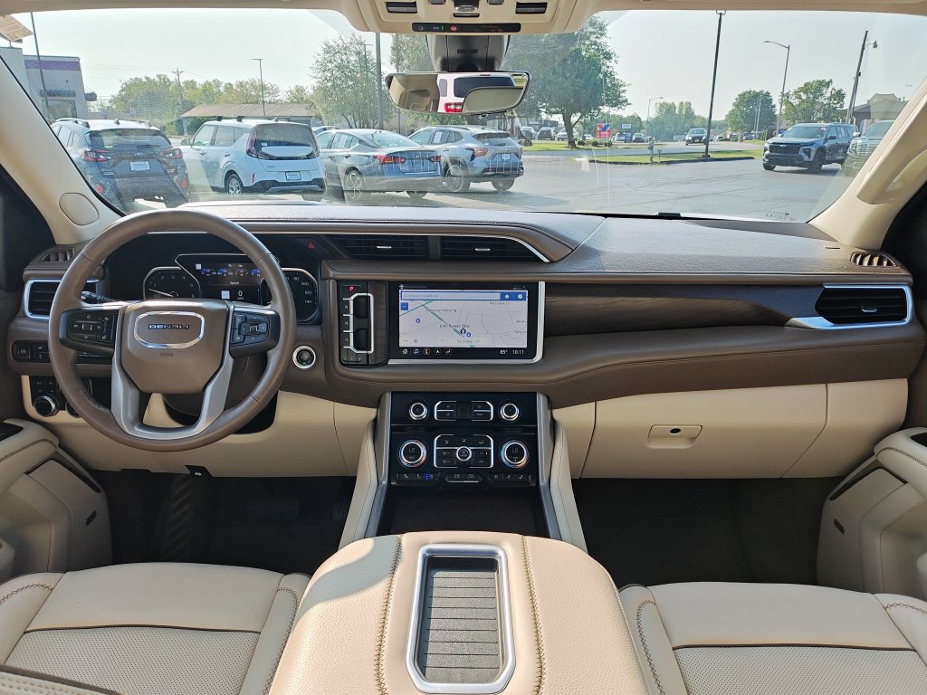 Used 2021 GMC Yukon Denali w/ Denali Premium Package AWD/4WD image 15