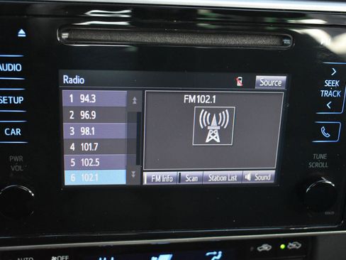 Used 2018 Toyota Corolla L image 26