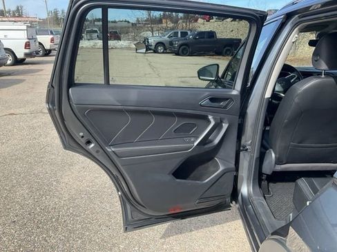 Used 2022 Volkswagen Tiguan SE AWD/4WD image 14