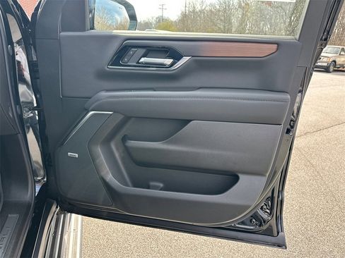 New 2026 GMC Yukon XL Denali w/ Sun & Power Step Package image 15