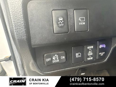 Used 2022 Toyota Tacoma TRD Off-Road w/ TRD Premium Off Road Package AWD/4WD image 16