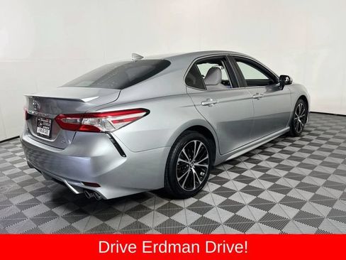 Used 2020 Toyota Camry SE FWD image 23