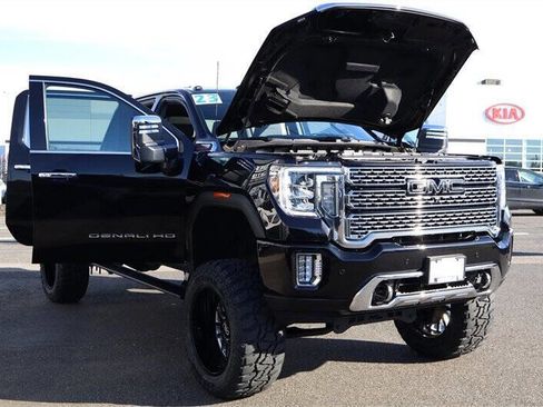 Used 2023 GMC Sierra 3500 Denali w/ Denali Black Diamond Edition image 39