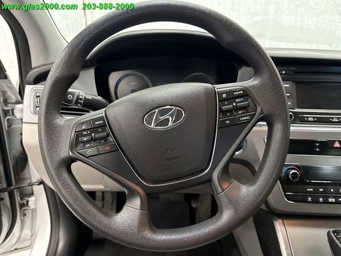 Used 2016 Hyundai Sonata SE image 4