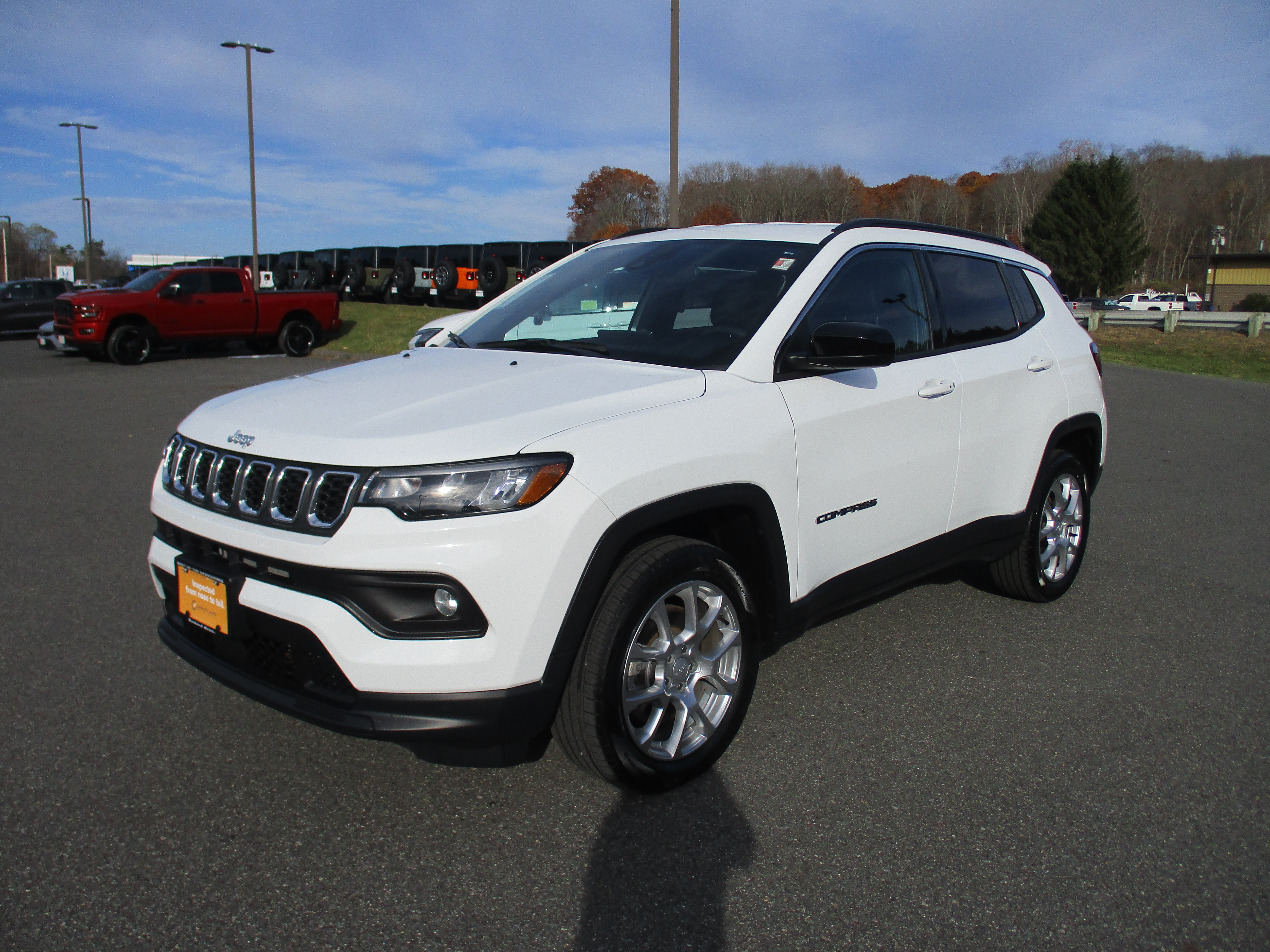Certified 2024 Jeep Compass Latitude AWD/4WD image 1