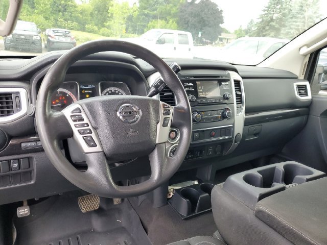 Used 2017 Nissan Titan SV AWD/4WD image 14