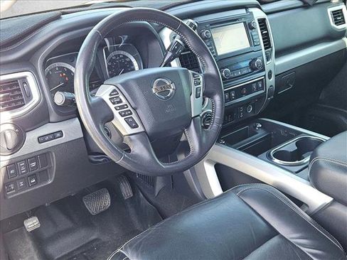 Used 2018 Nissan Titan PRO-4X w/ Pro-4x Convenience Package image 10
