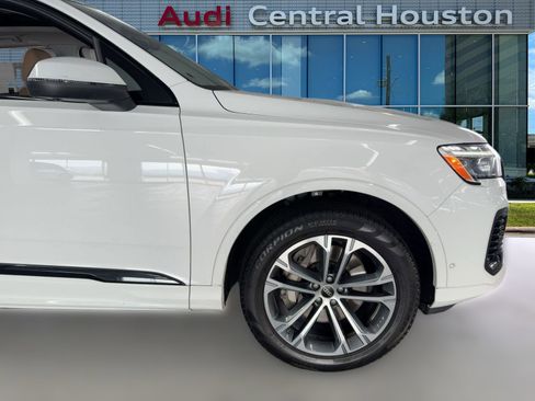 Used 2025 Audi Q7 2.0T Premium w/ Convenience Plus Package image 12