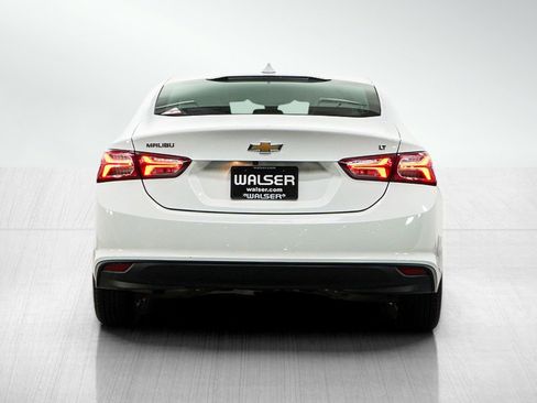 Used 2022 Chevrolet Malibu LT FWD image 4