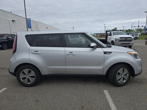 Used 2014 Kia Soul FWD image 17