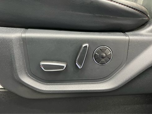 Used 2022 Ford F350 Platinum image 11