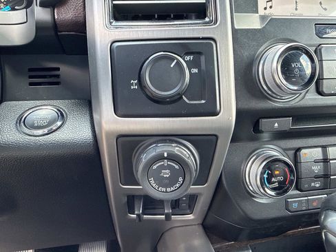 Used 2017 Ford F150 Platinum w/ Equipment Group 701A Luxury RWD image 28