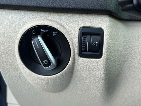 Used 2017 Volkswagen Tiguan S image 21