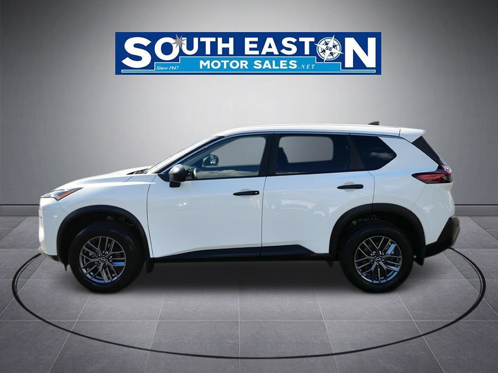 Used 2023 Nissan Rogue S AWD/4WD image 7