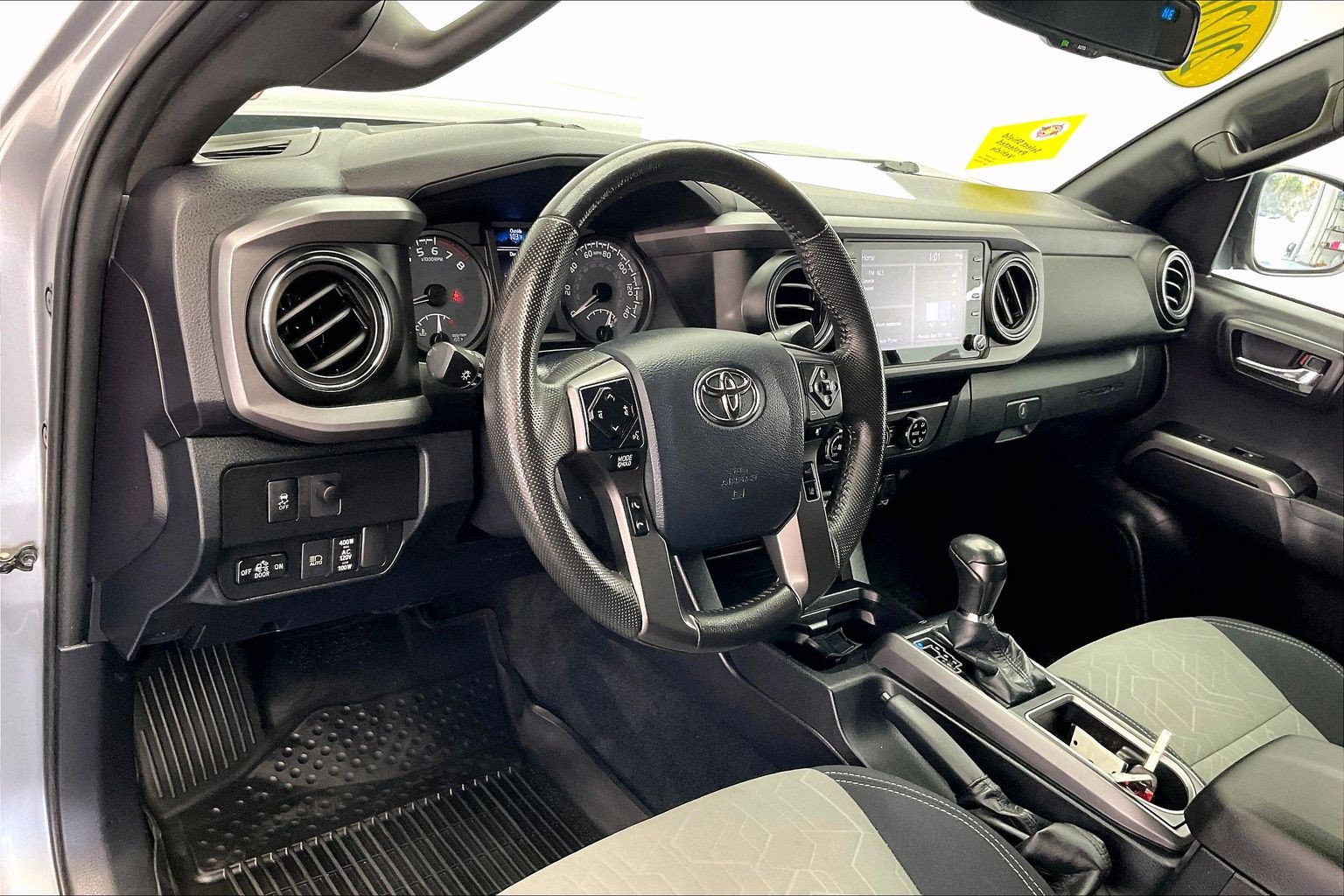 Used 2020 Toyota Tacoma TRD Off-Road w/ Technology Package AWD/4WD image 14