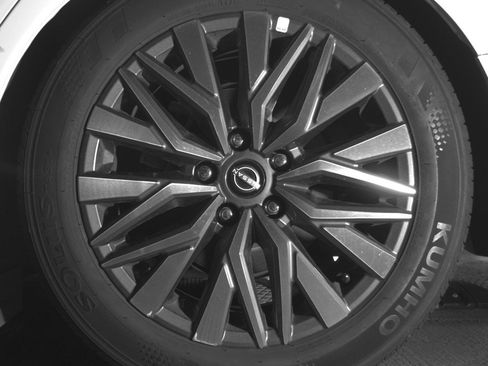 Used 2025 Nissan Altima 2.5 SV image 13