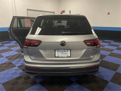 Used 2022 Volkswagen Tiguan SE image 22