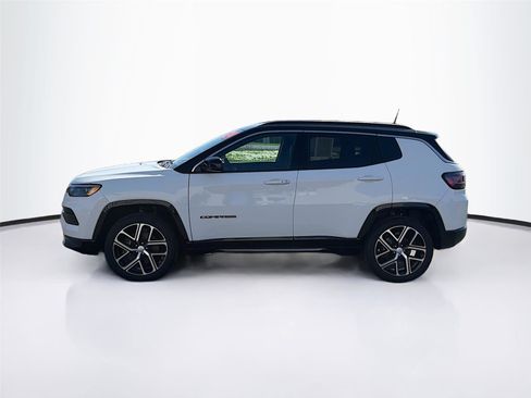 Used 2024 Jeep Compass Limited w/ Elite Group image 4