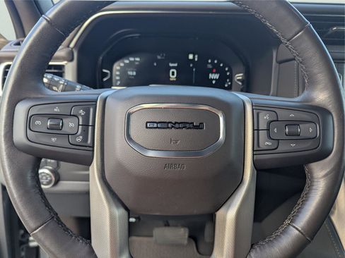 Used 2022 GMC Yukon Denali image 28